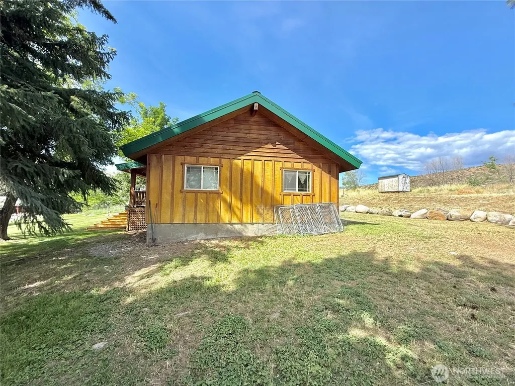 1879 Old Highway 97 Malott WA 98829