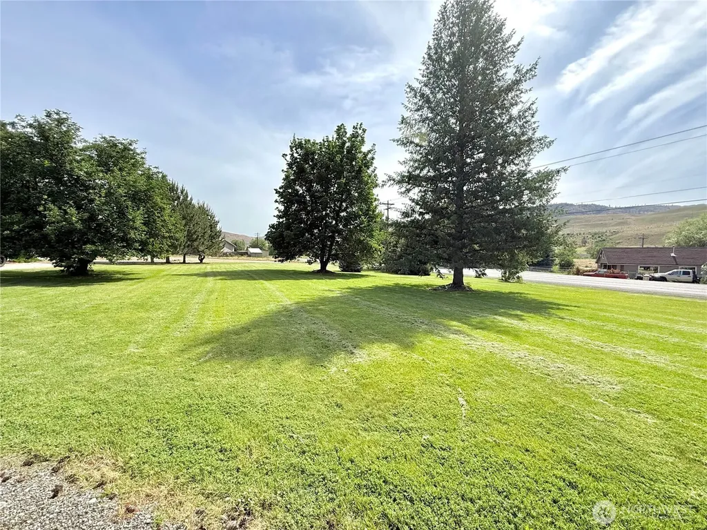 1879 Old Highway 97 Malott WA 98829