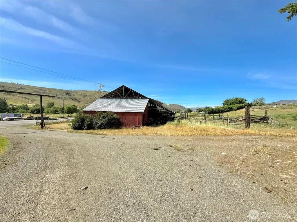 1879 Old Highway 97 Malott WA 98829