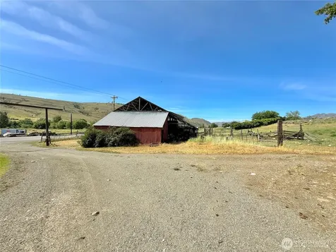 1879 Old Highway 97 Malott WA 98829