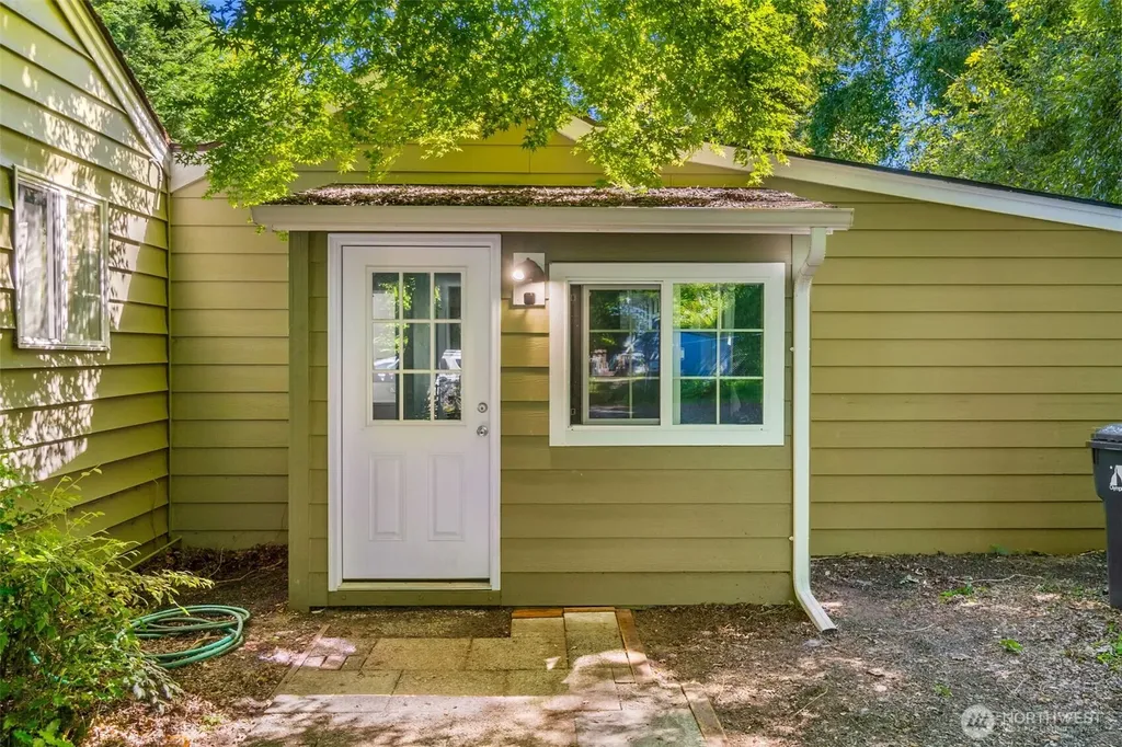 2325 Jackson Avenue NW Olympia WA 98502