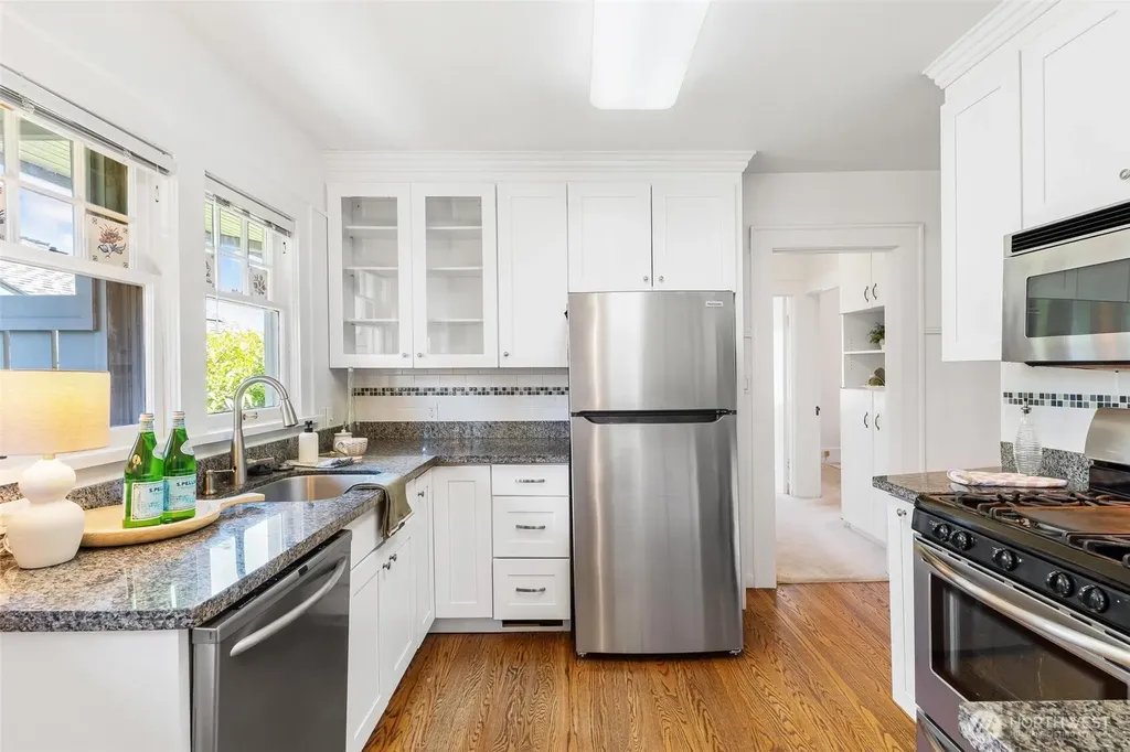 1916 E Mcgraw Street Seattle WA 98112