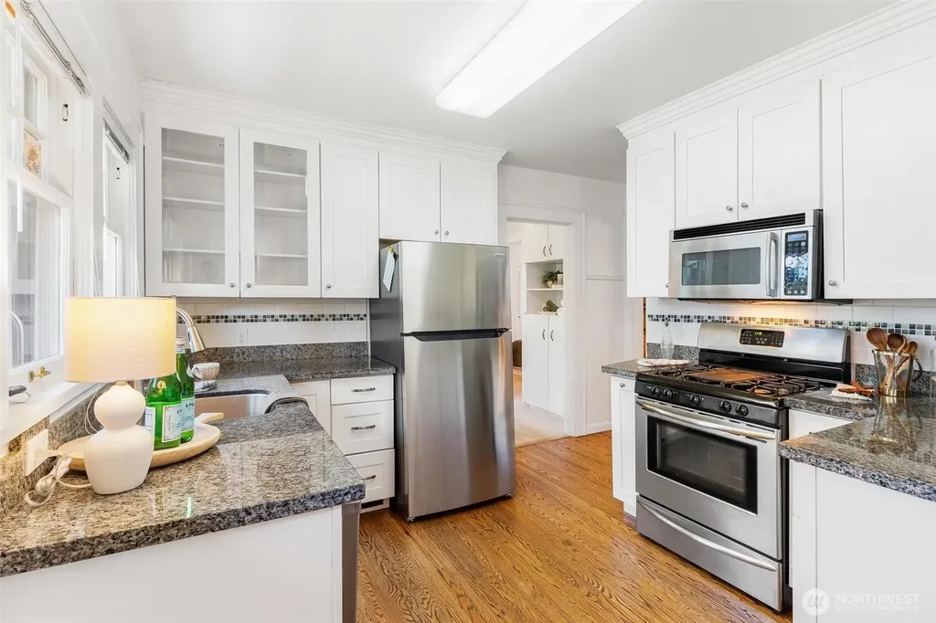 1916 E Mcgraw Street Seattle WA 98112