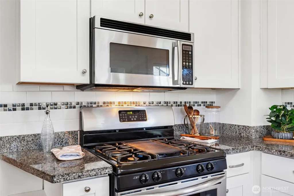 1916 E Mcgraw Street Seattle WA 98112