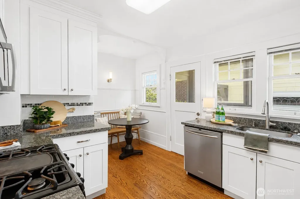 1916 E Mcgraw Street Seattle WA 98112
