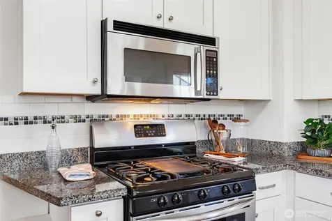 1916 E Mcgraw Street Seattle WA 98112
