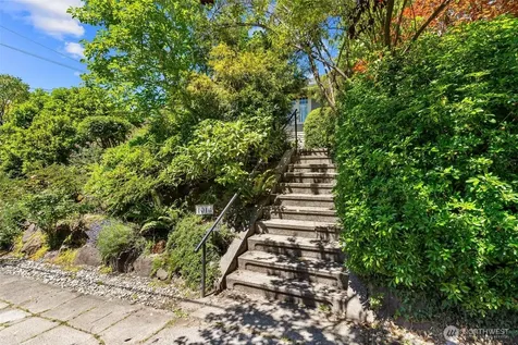 1916 E Mcgraw Street Seattle WA 98112
