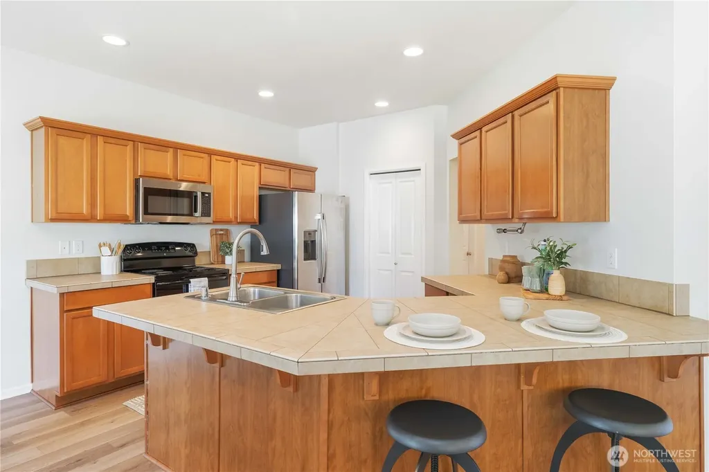 24070 SE 262nd Street Maple Valley WA 98038