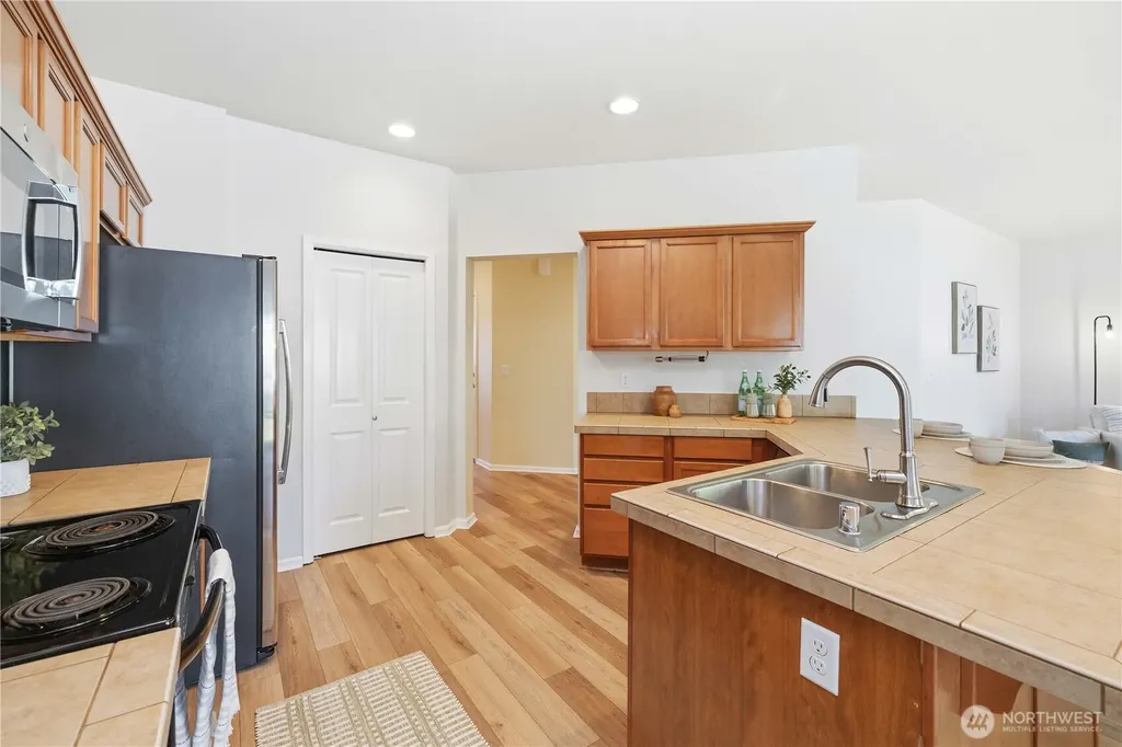 24070 SE 262nd Street Maple Valley WA 98038