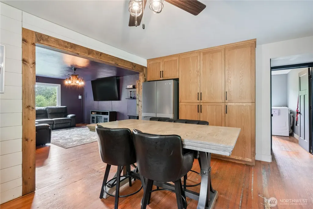 355 Slide Creek Road Longview WA 98632