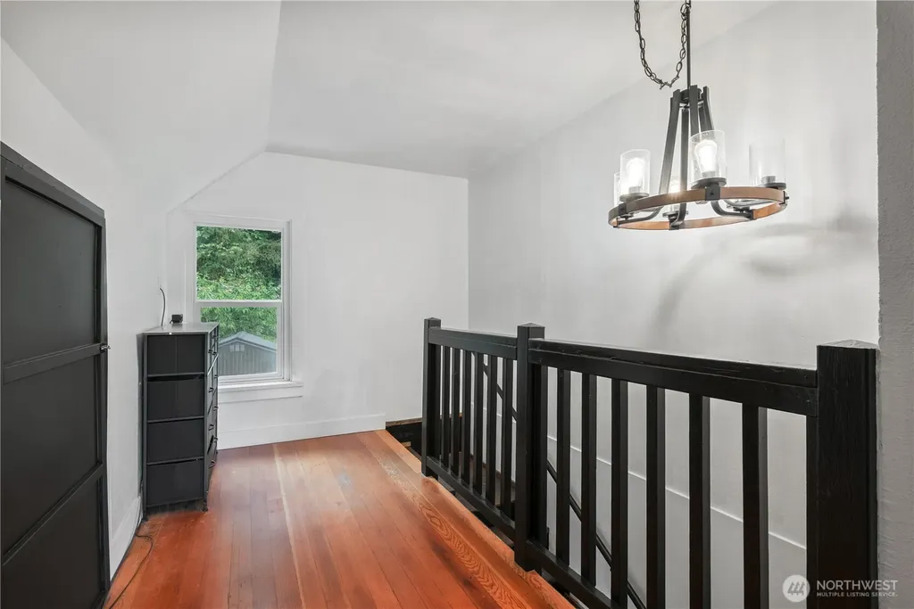 355 Slide Creek Road Longview WA 98632