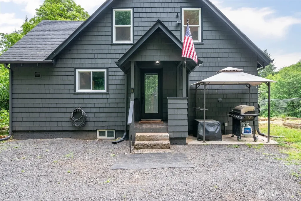 355 Slide Creek Road Longview WA 98632