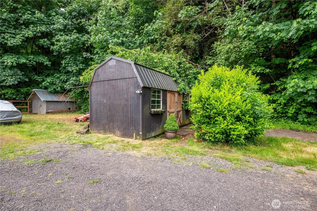 355 Slide Creek Road Longview WA 98632