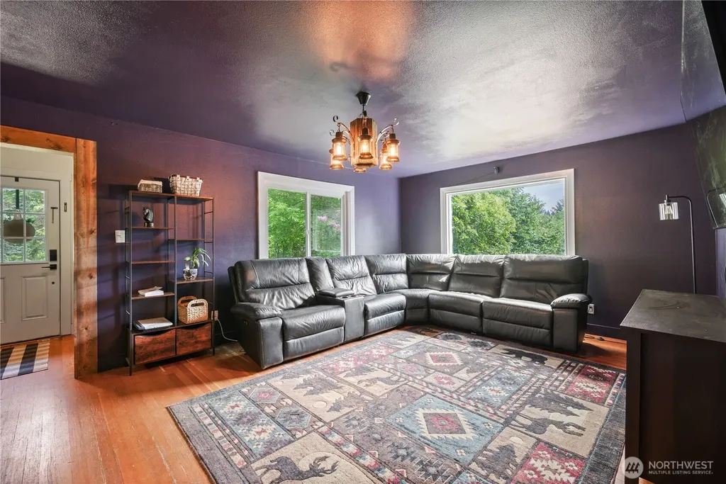 355 Slide Creek Road Longview WA 98632