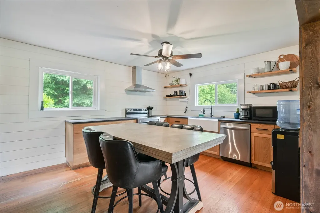 355 Slide Creek Road Longview WA 98632