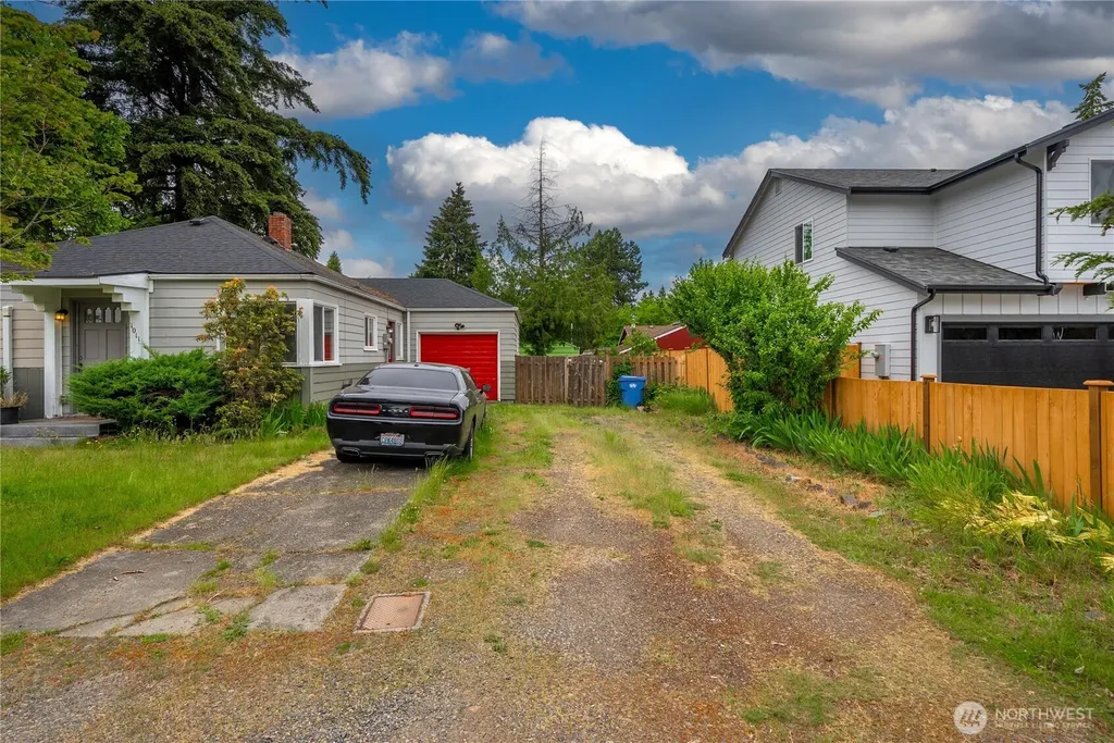 1011 117th Street S Tacoma WA 98444