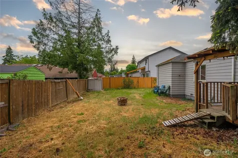 1011 117th Street S Tacoma WA 98444