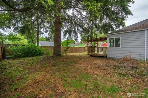 1011 117th Street S Tacoma WA 98444