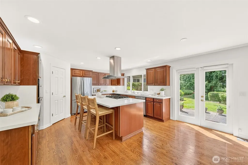 6831 117th Avenue NE Kirkland WA 98033