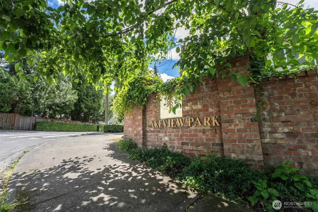 6831 117th Avenue NE Kirkland WA 98033
