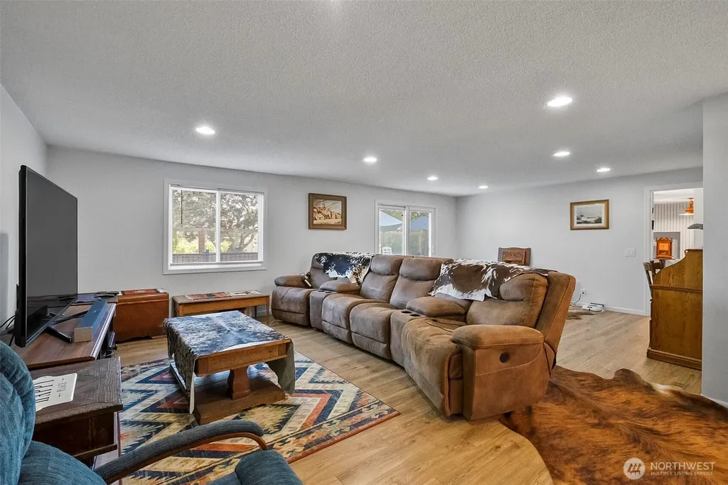 14799 Avon Allen Road Mount Vernon WA 98273