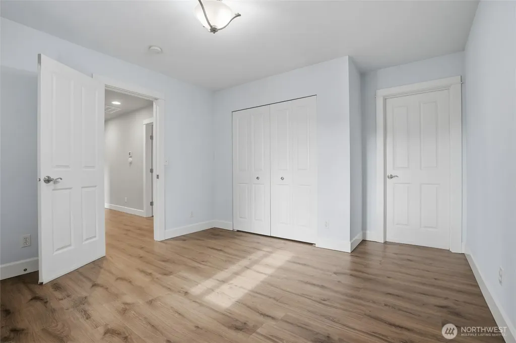 2223 Long Lake Road SE Port Orchard WA 98366