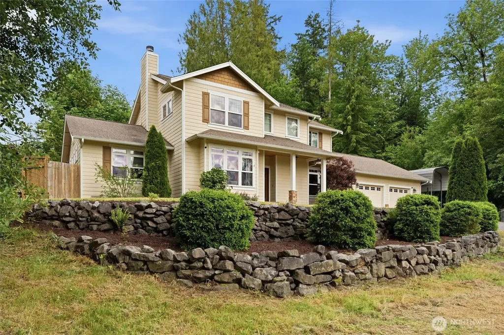 2223 Long Lake Road SE Port Orchard WA 98366