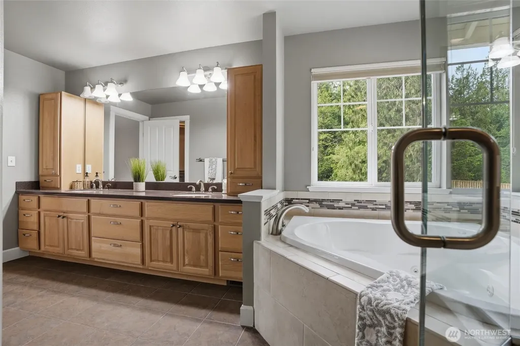 2223 Long Lake Road SE Port Orchard WA 98366