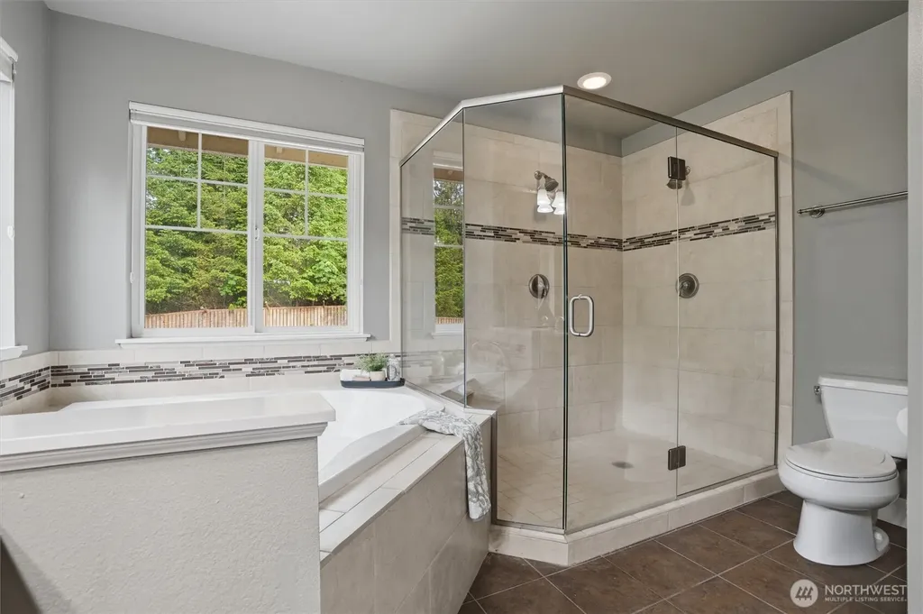 2223 Long Lake Road SE Port Orchard WA 98366