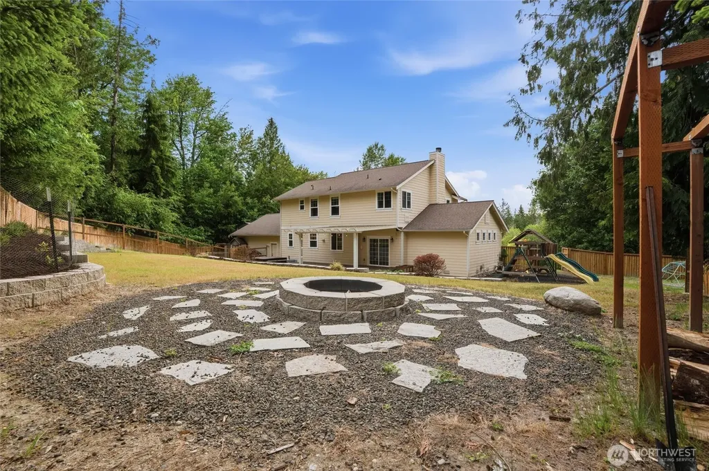 2223 Long Lake Road SE Port Orchard WA 98366