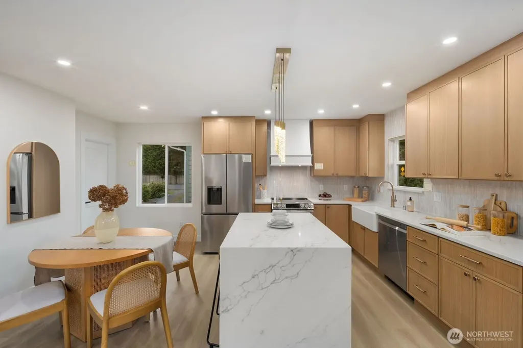 9553 Evanston Avenue N Seattle WA 98103