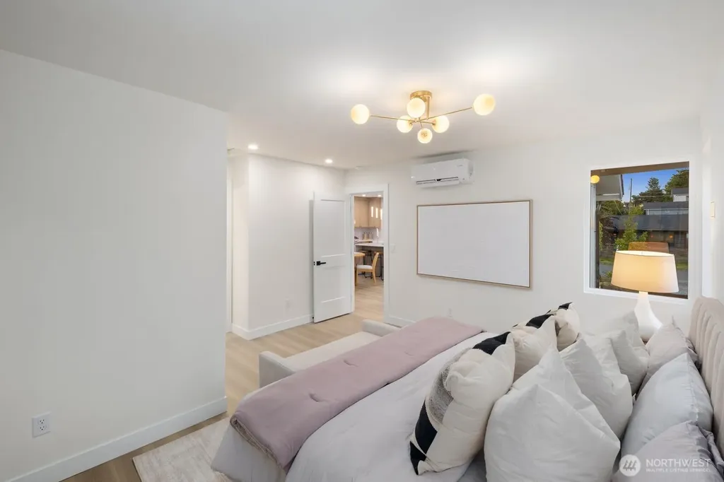 9553 Evanston Avenue N Seattle WA 98103