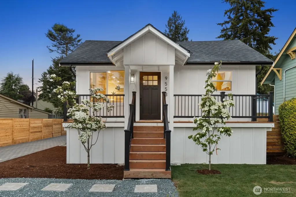 9553 Evanston Avenue N Seattle WA 98103