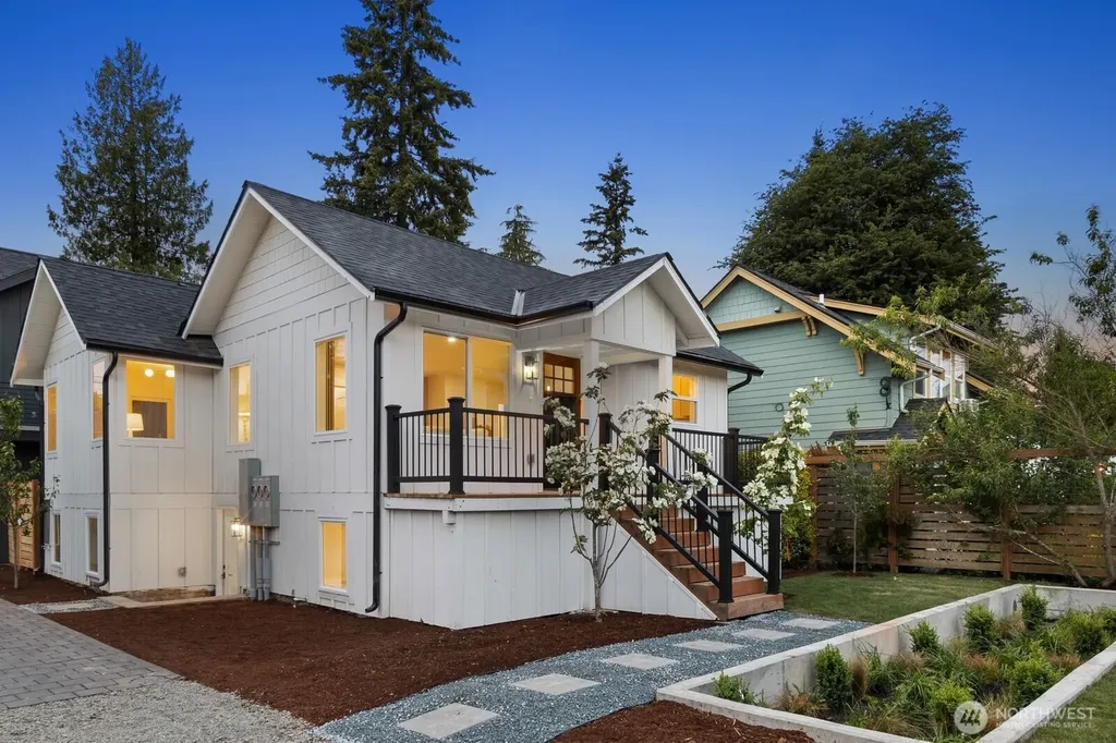 9553 Evanston Avenue N Seattle WA 98103