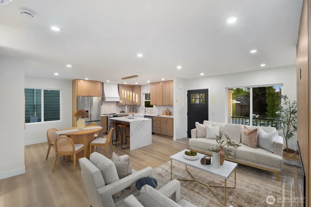 9553 Evanston Avenue N Seattle WA 98103