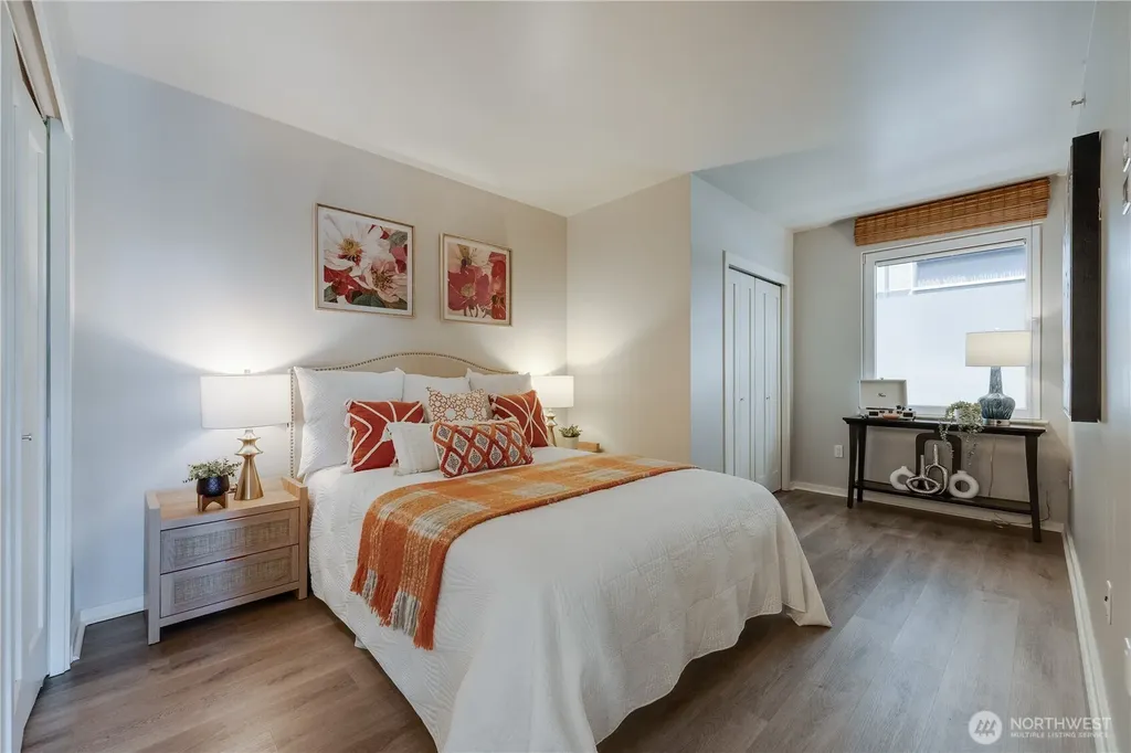 76 Cedar Street Seattle WA 98121