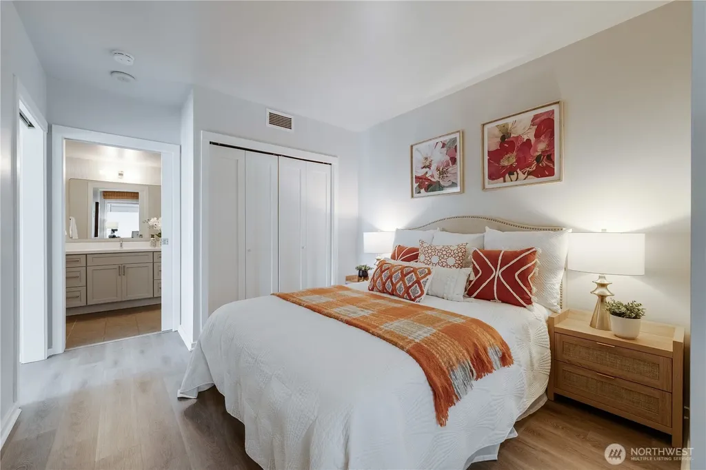 76 Cedar Street Seattle WA 98121