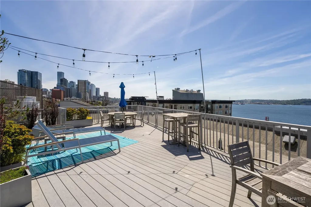 76 Cedar Street Seattle WA 98121