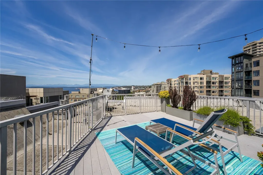 76 Cedar Street Seattle WA 98121