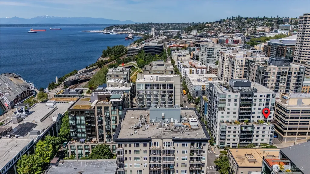 76 Cedar Street Seattle WA 98121