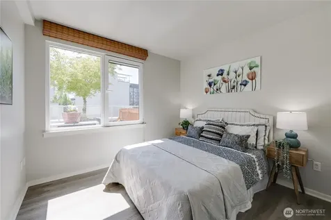 76 Cedar Street Seattle WA 98121