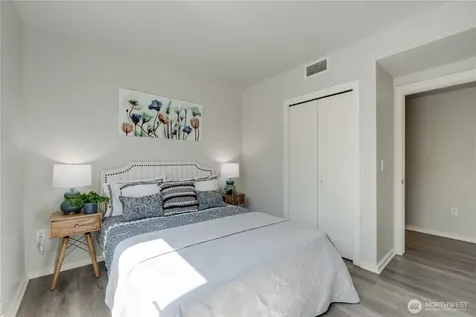 76 Cedar Street Seattle WA 98121