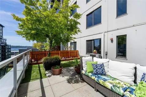76 Cedar Street Seattle WA 98121
