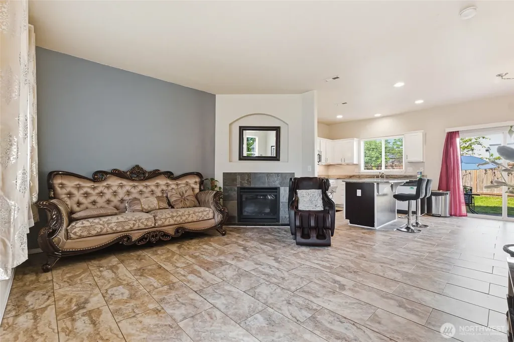 1335 E 51st Street Tacoma WA 98404