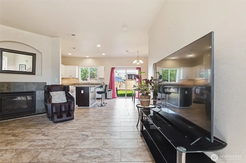 1335 E 51st Street Tacoma WA 98404