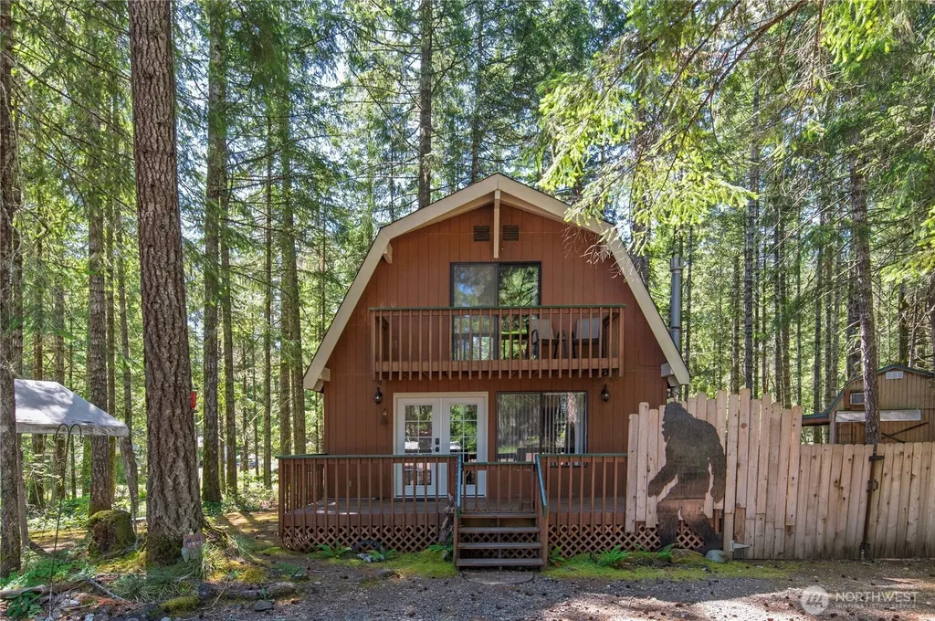11 N Olympic Court N Hoodsport WA 98548