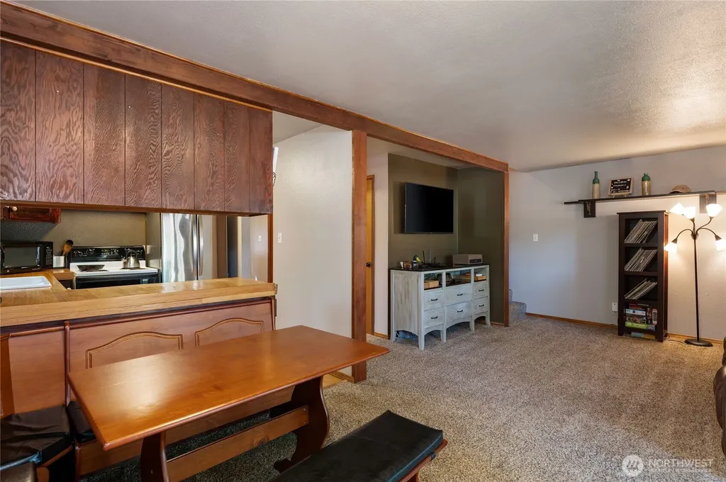 11 N Olympic Court N Hoodsport WA 98548