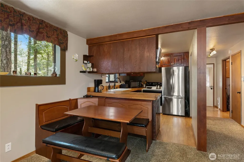 11 N Olympic Court N Hoodsport WA 98548