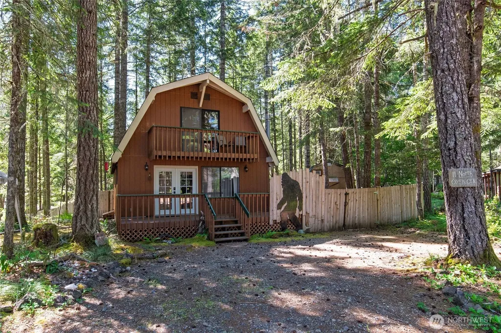 11 N Olympic Court N Hoodsport WA 98548