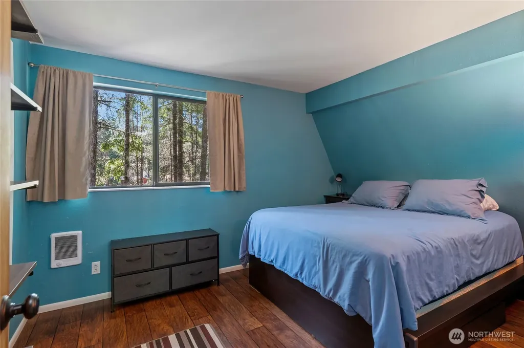 11 N Olympic Court N Hoodsport WA 98548